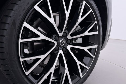 Volvo XC60 T6 Plug-in hybrid Plus Dark | HEICO Sportiv | ACC | Panoramadak | Harman/Kardon | Stoel+Stuurverwarming | 22 Inch