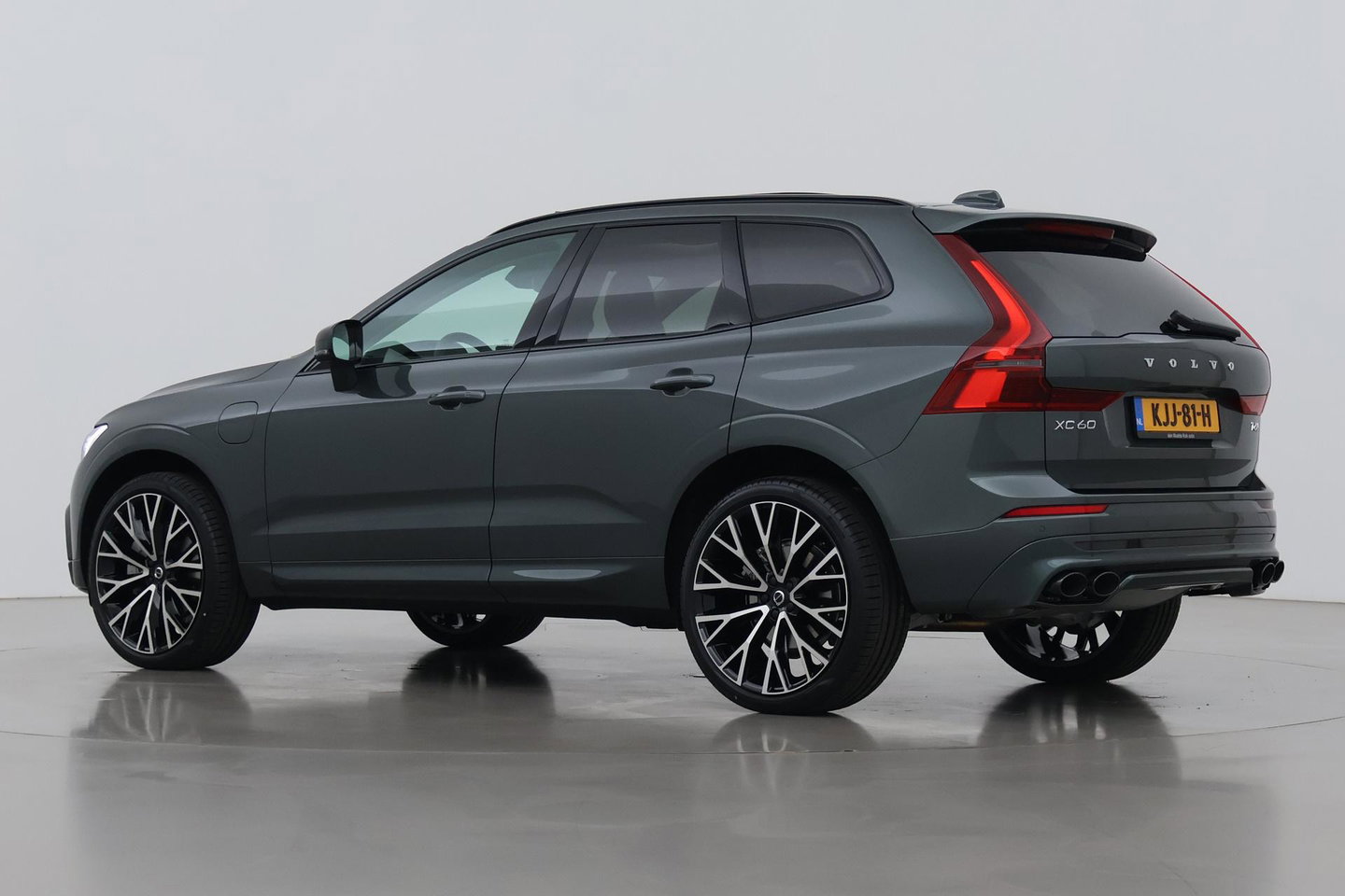 Volvo XC60 T6 Plug-in hybrid Plus Dark | HEICO Sportiv | ACC | Panoramadak | Harman/Kardon | Stoel+Stuurverwarming | 22 Inch