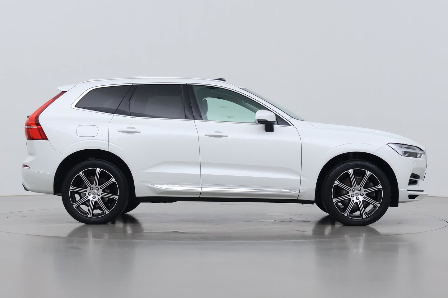 Volvo XC60 T6 Recharge Inscription | ACC | Luchtvering | Panoramadak | Bowers&Wilkins | 360° Camera | Head-Up | Pilot Assist | 20 Inch
