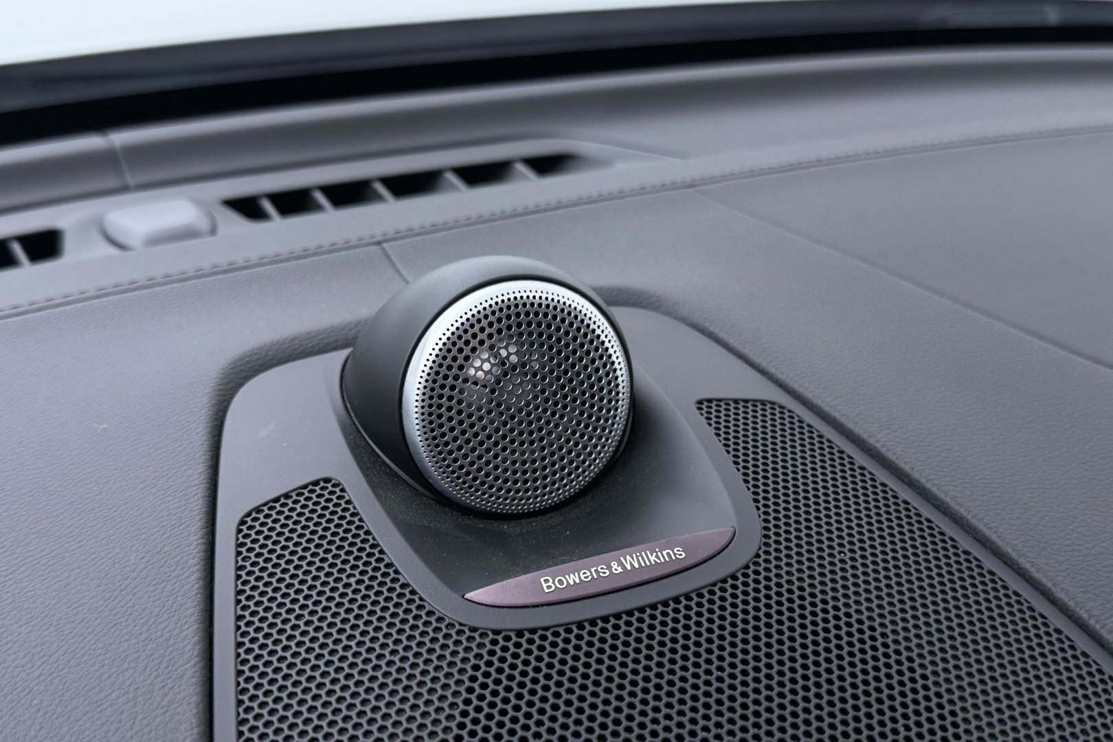 Volvo XC60 T6 Recharge Inscription | ACC | Luchtvering | Panoramadak | Bowers&Wilkins | 360° Camera | Head-Up | Pilot Assist | 20 Inch