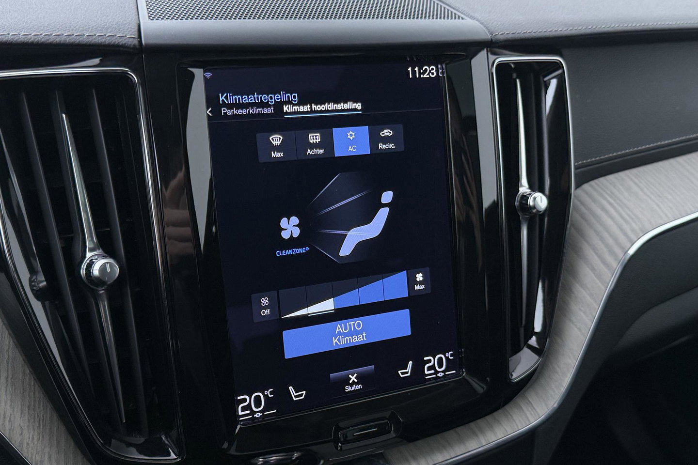 Volvo XC60 T6 Recharge Inscription | ACC | Luchtvering | Panoramadak | Bowers&Wilkins | 360° Camera | Head-Up | Pilot Assist | 20 Inch
