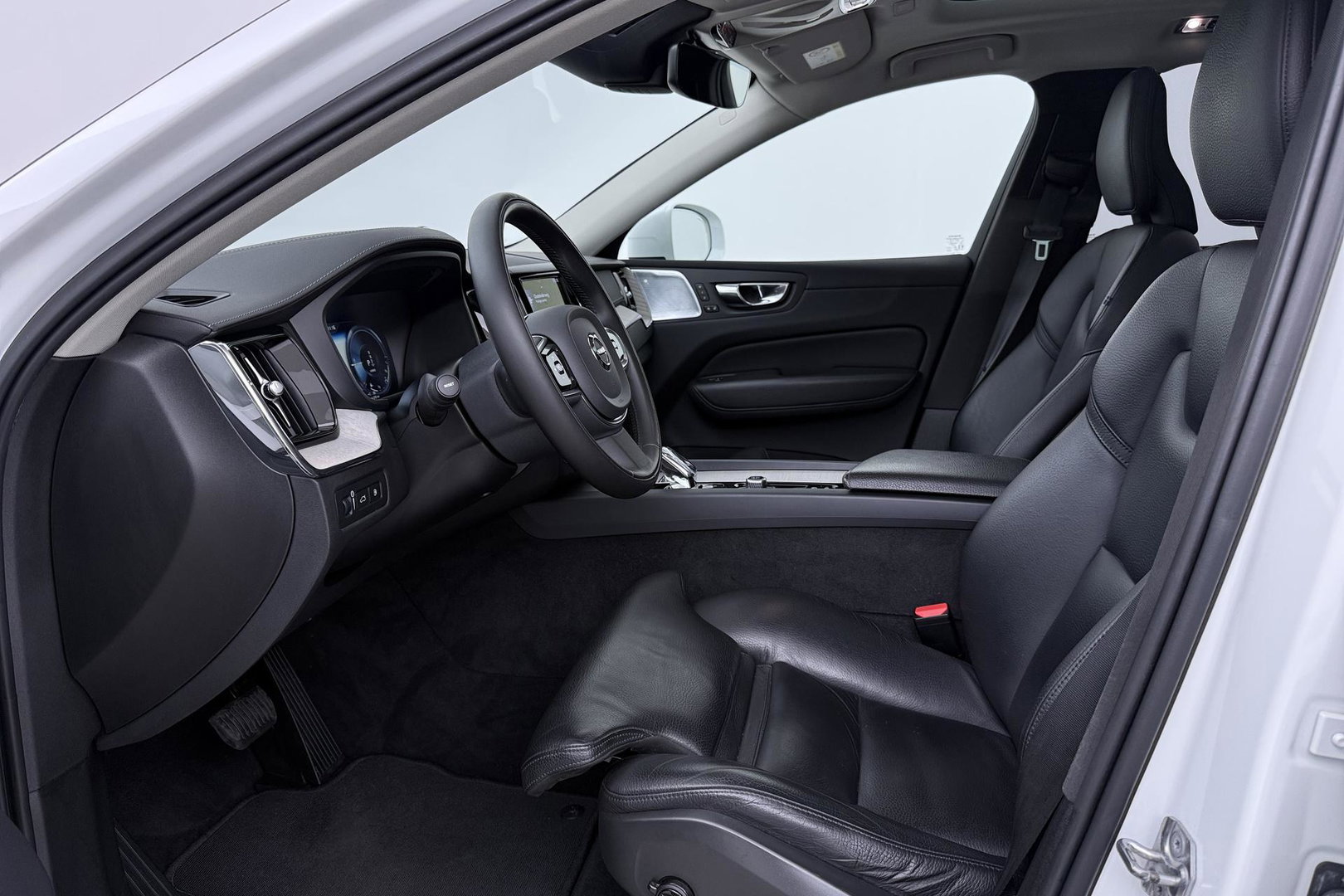 Volvo XC60 T6 Recharge Inscription | ACC | Luchtvering | Panoramadak | Bowers&Wilkins | 360° Camera | Head-Up | Pilot Assist | 20 Inch