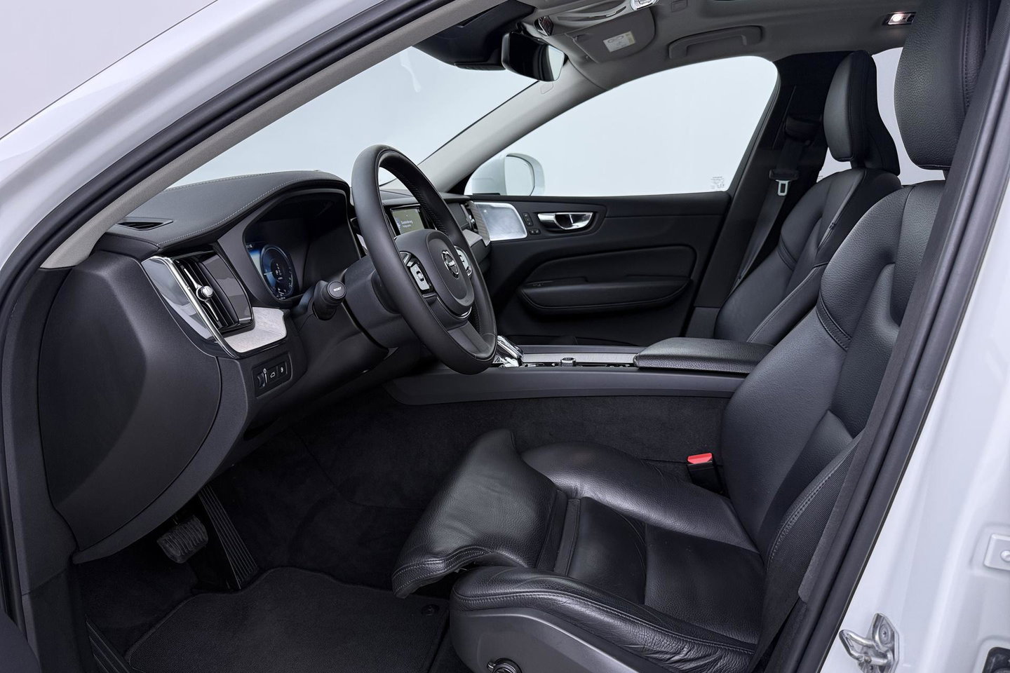 Volvo XC60 T6 Recharge Inscription | ACC | Luchtvering | Panoramadak | Bowers&Wilkins | 360° Camera | Head-Up | Pilot Assist | 20 Inch