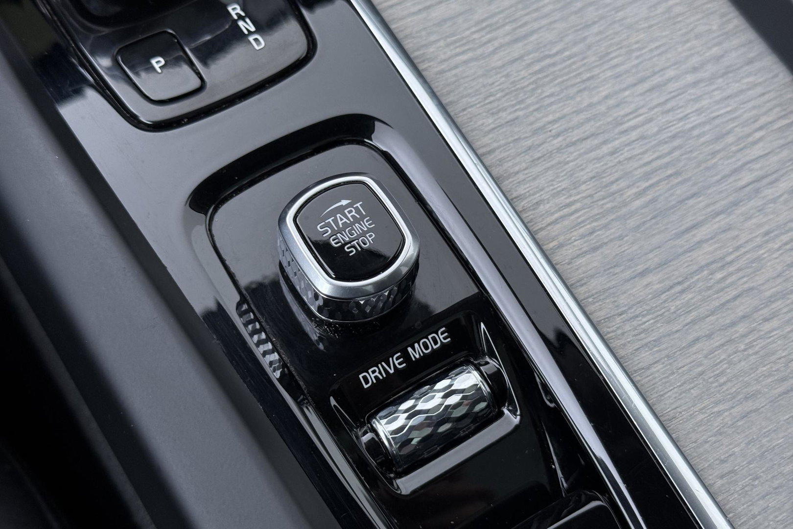 Volvo XC60 T6 Recharge Inscription | ACC | Luchtvering | Panoramadak | Bowers&Wilkins | 360° Camera | Head-Up | Pilot Assist | 20 Inch