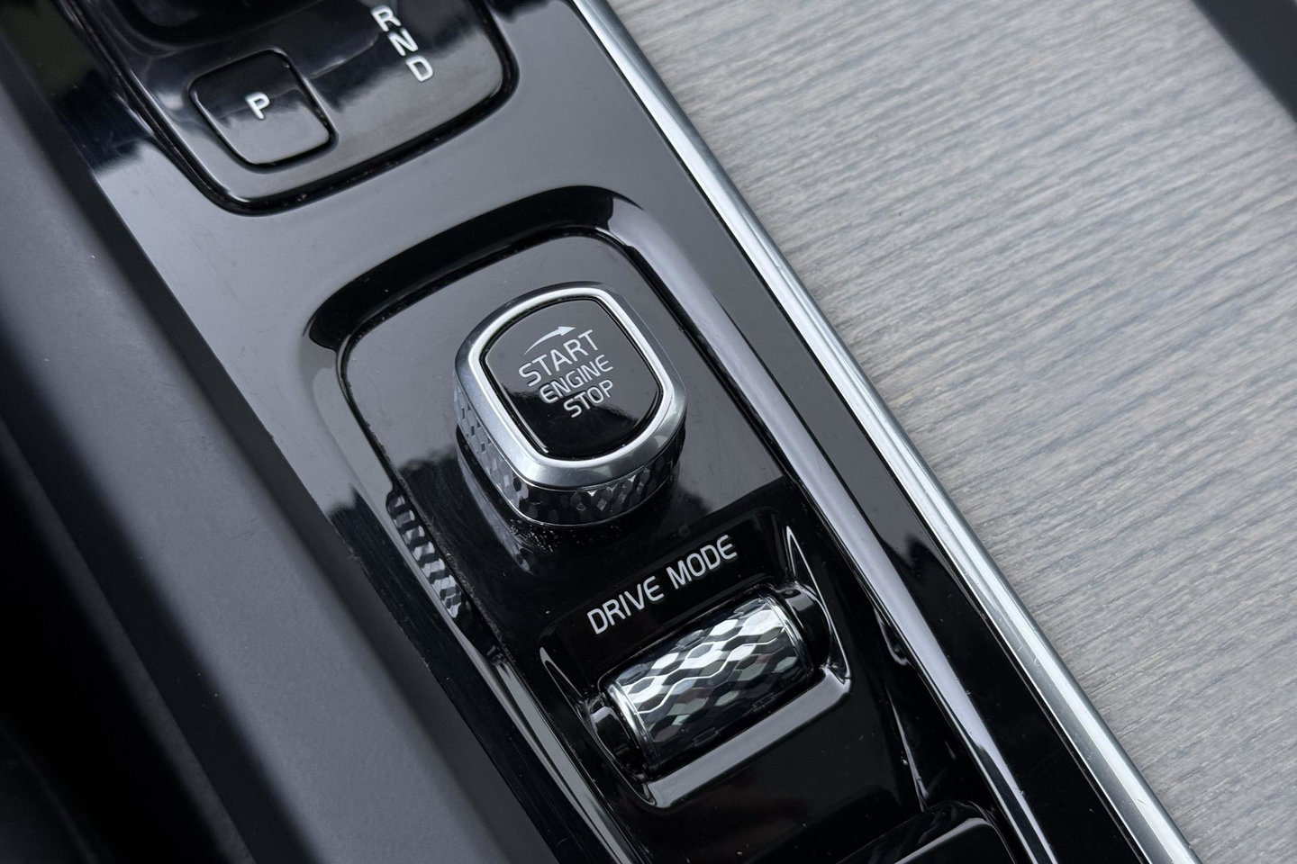 Volvo XC60 T6 Recharge Inscription | ACC | Luchtvering | Panoramadak | Bowers&Wilkins | 360° Camera | Head-Up | Pilot Assist | 20 Inch