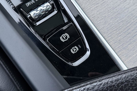 Volvo XC60 T6 Recharge Inscription | ACC | Luchtvering | Panoramadak | Bowers&Wilkins | 360° Camera | Head-Up | Pilot Assist | 20 Inch