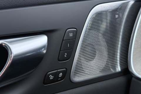 Volvo XC60 T6 Recharge Inscription | ACC | Luchtvering | Panoramadak | Bowers&Wilkins | 360° Camera | Head-Up | Pilot Assist | 20 Inch