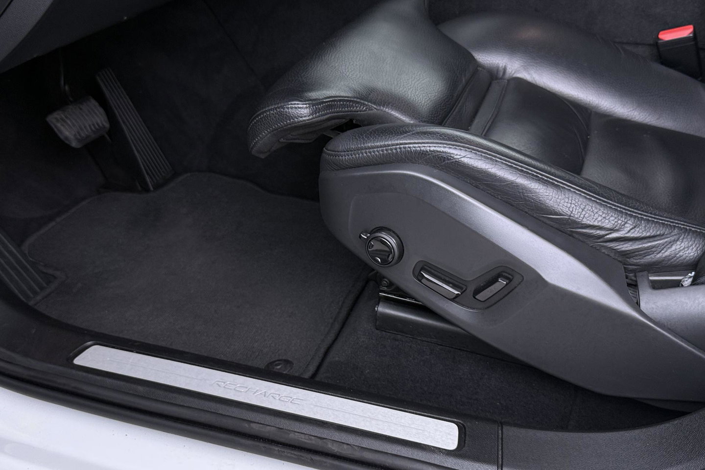 Volvo XC60 T6 Recharge Inscription | ACC | Luchtvering | Panoramadak | Bowers&Wilkins | 360° Camera | Head-Up | Pilot Assist | 20 Inch