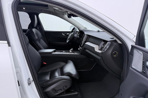 Volvo XC60 T6 Recharge Inscription | ACC | Luchtvering | Panoramadak | Bowers&Wilkins | 360° Camera | Head-Up | Pilot Assist | 20 Inch