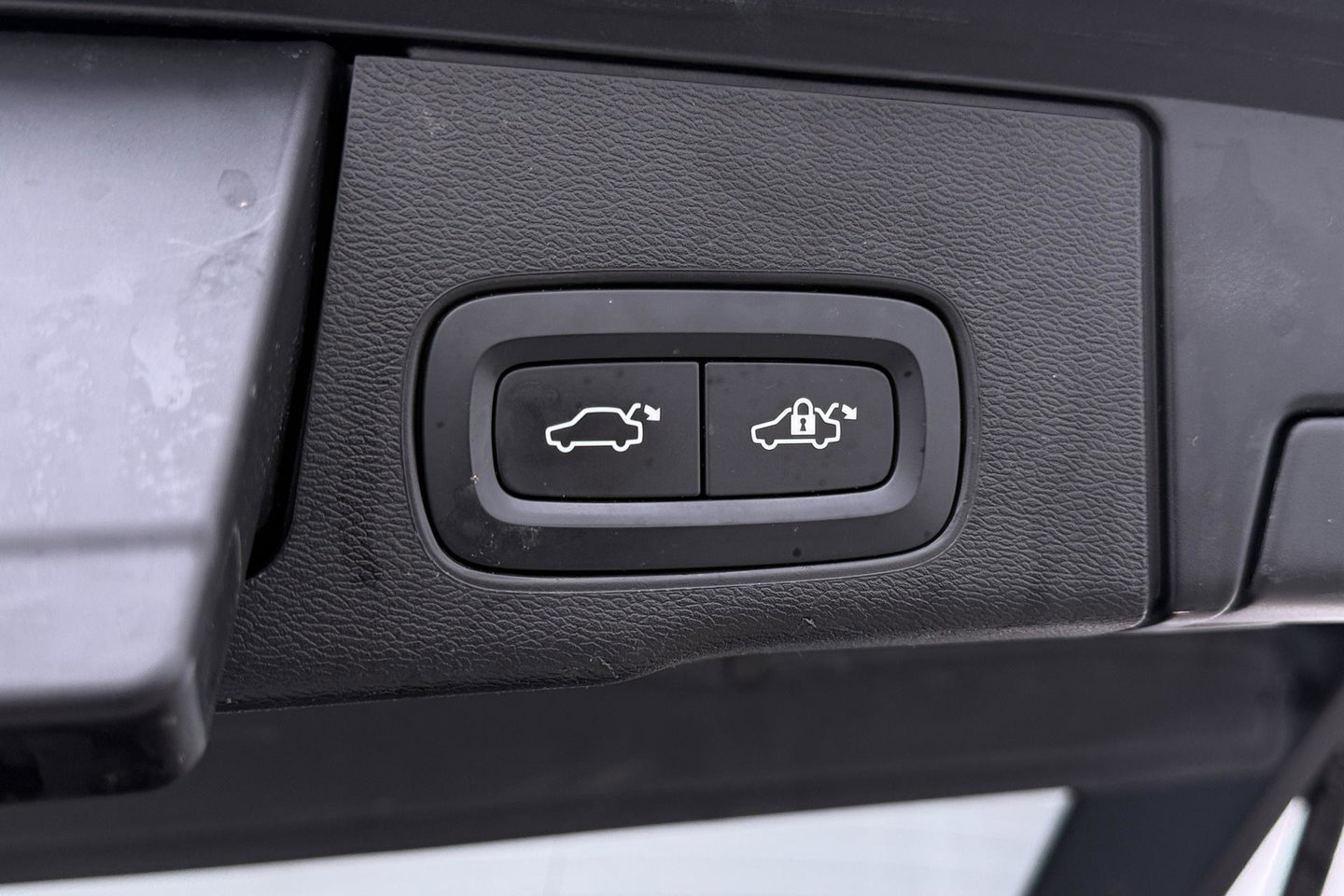Volvo XC60 T6 Recharge Inscription | ACC | Luchtvering | Panoramadak | Bowers&Wilkins | 360° Camera | Head-Up | Pilot Assist | 20 Inch
