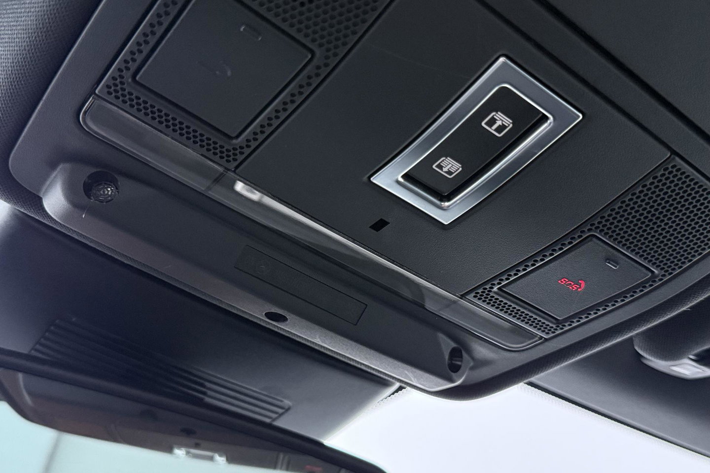 Land Rover Range Rover Evoque 2.0 eD4 HSE | Panoramadak | Stoel+Stuurverwarming | Trekhaak | Memory | Camera | 20 Inch