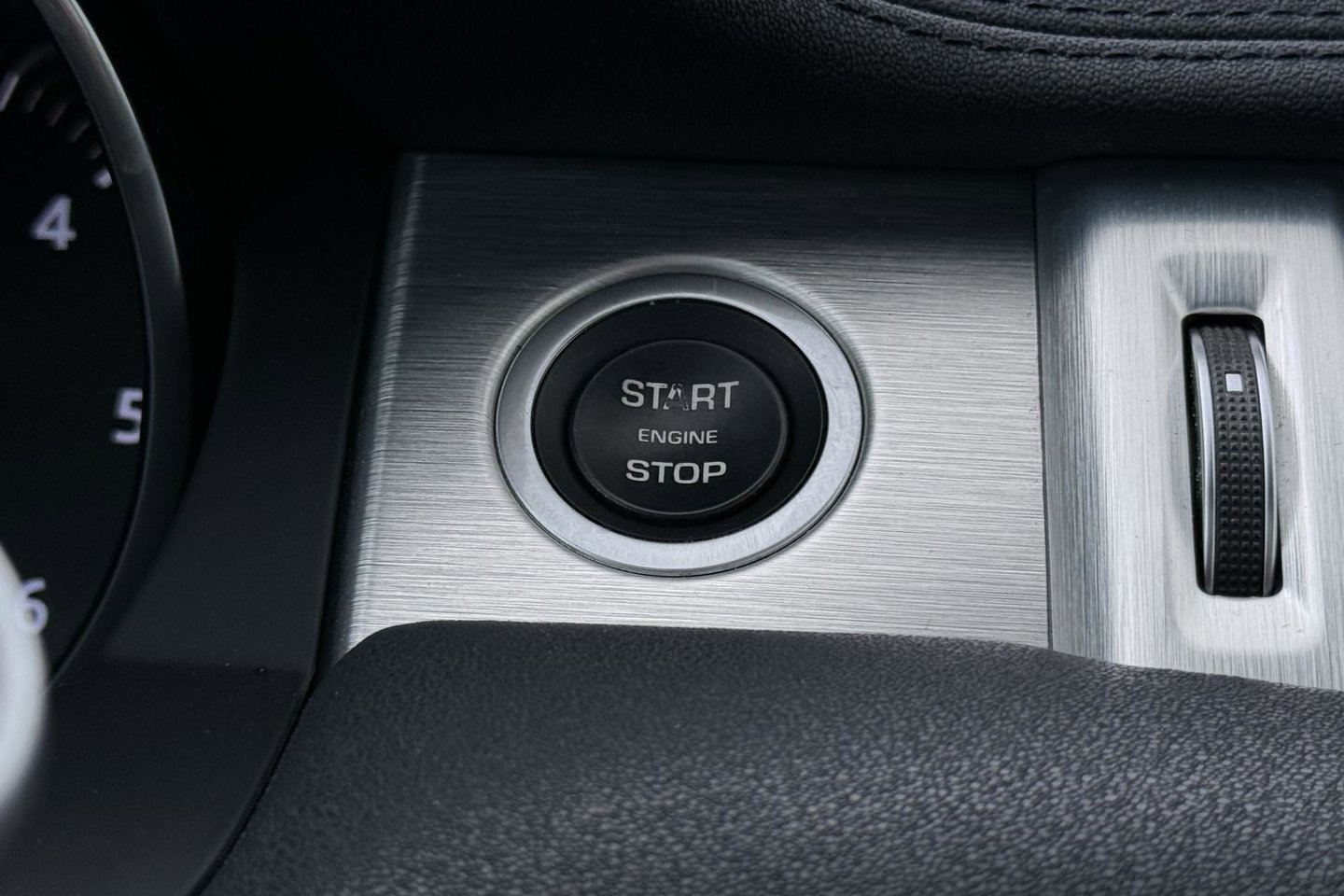 Land Rover Range Rover Evoque 2.0 eD4 HSE | Panoramadak | Stoel+Stuurverwarming | Trekhaak | Memory | Camera | 20 Inch