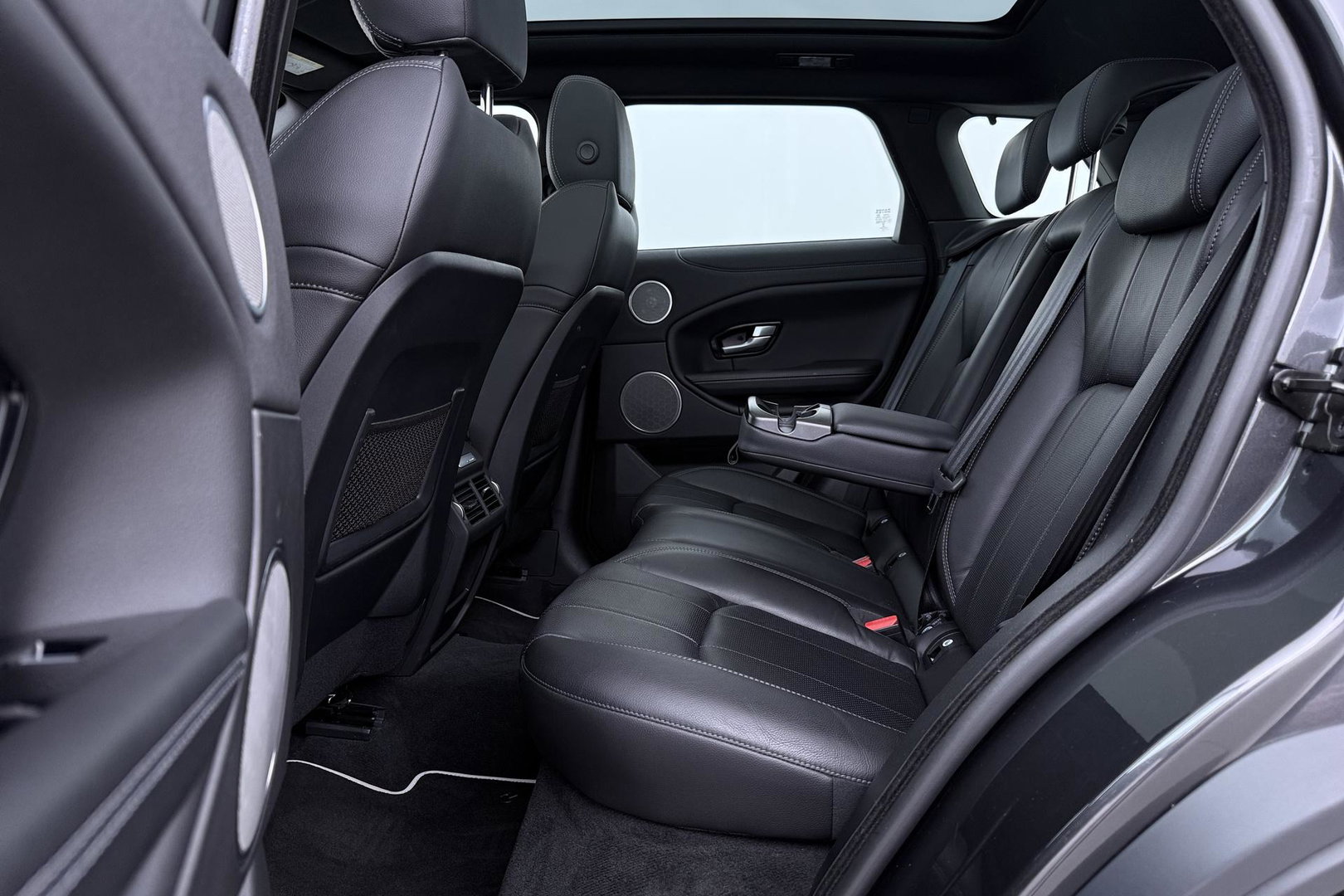 Land Rover Range Rover Evoque 2.0 eD4 HSE | Panoramadak | Stoel+Stuurverwarming | Trekhaak | Memory | Camera | 20 Inch
