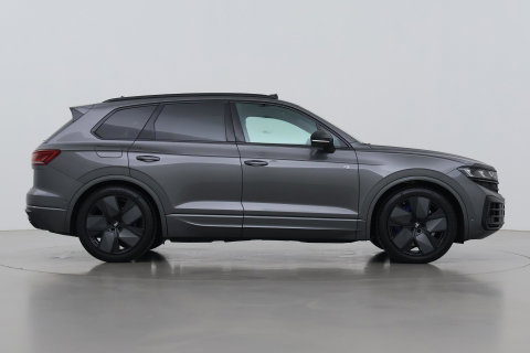 Volkswagen Touareg 3.0 TSi eHybrid 4MOTION R | FINAL EDITION | Luchtvering | Trekhaak | Panoramdak | Dynaudio | 360° Camera