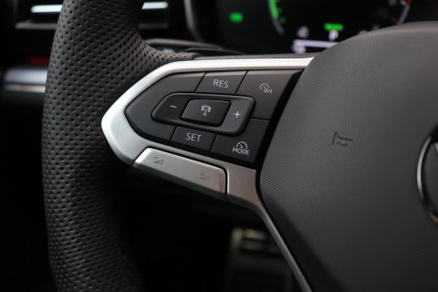 Volkswagen Touareg 3.0 TSi eHybrid 4MOTION R | FINAL EDITION | Luchtvering | Trekhaak | Panoramdak | Dynaudio | 360° Camera