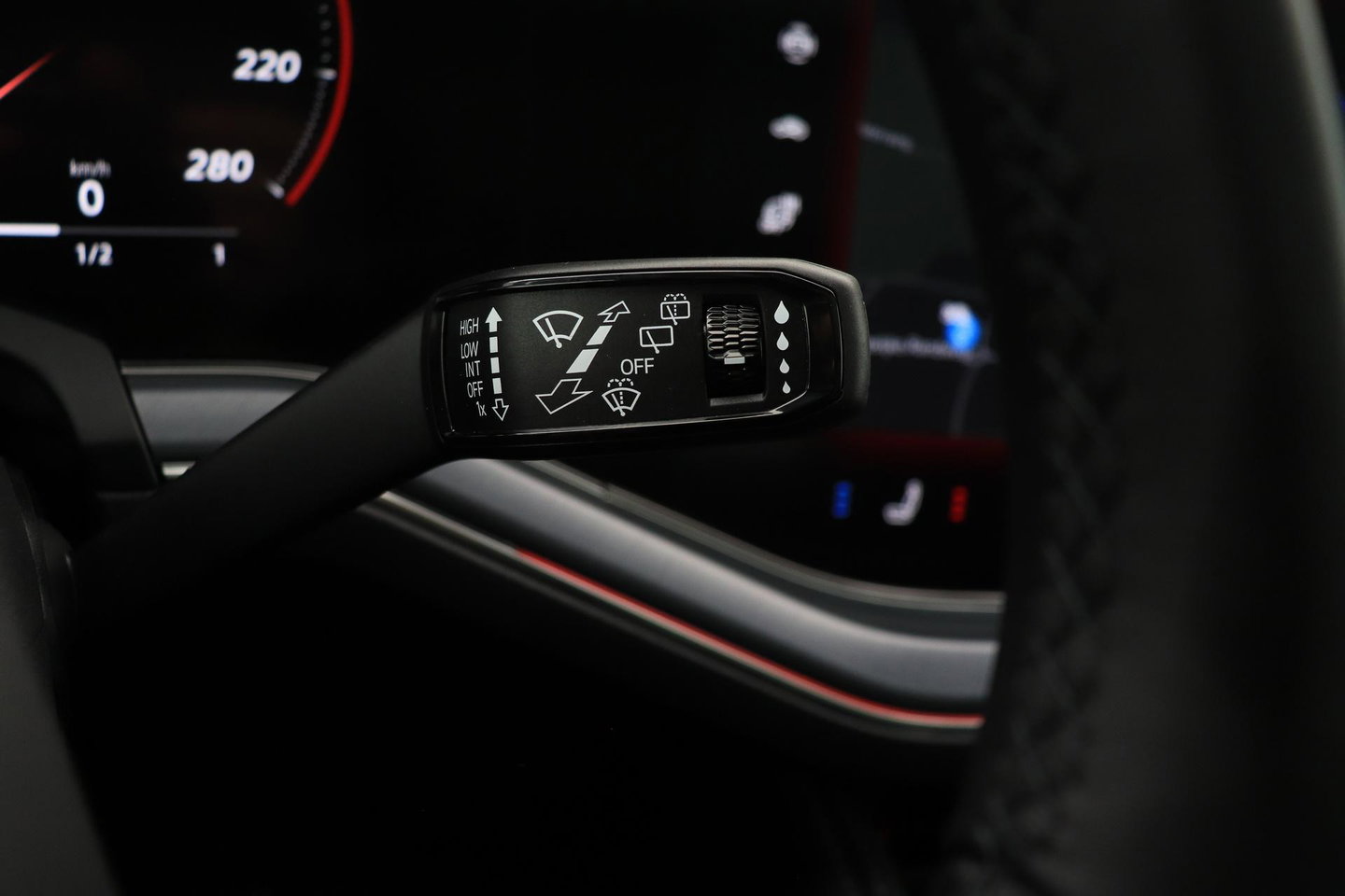 Volkswagen Touareg 3.0 TSi eHybrid 4MOTION R | FINAL EDITION | Luchtvering | Trekhaak | Panoramdak | Dynaudio | 360° Camera