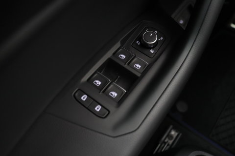 Volkswagen Touareg 3.0 TSi eHybrid 4MOTION R | FINAL EDITION | Luchtvering | Trekhaak | Panoramdak | Dynaudio | 360° Camera