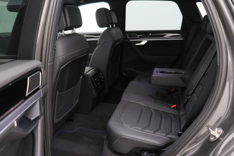Volkswagen Touareg 3.0 TSi eHybrid 4MOTION R | FINAL EDITION | Luchtvering | Trekhaak | Panoramdak | Dynaudio | 360° Camera