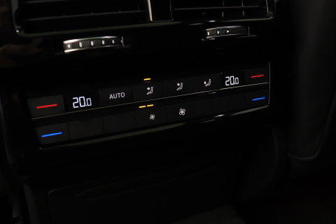 Volkswagen Touareg 3.0 TSi eHybrid 4MOTION R | FINAL EDITION | Luchtvering | Trekhaak | Panoramdak | Dynaudio | 360° Camera