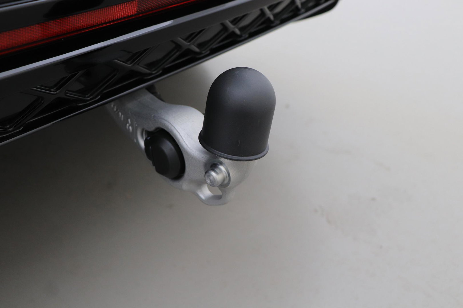 Volkswagen Touareg 3.0 TSi eHybrid 4MOTION R | FINAL EDITION | Luchtvering | Trekhaak | Panoramdak | Dynaudio | 360° Camera