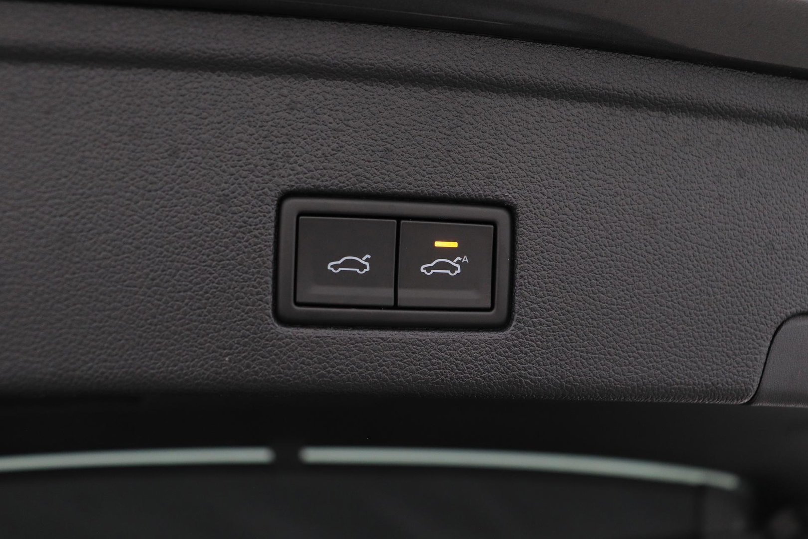 Volkswagen Touareg 3.0 TSi eHybrid 4MOTION R | FINAL EDITION | Luchtvering | Trekhaak | Panoramdak | Dynaudio | 360° Camera