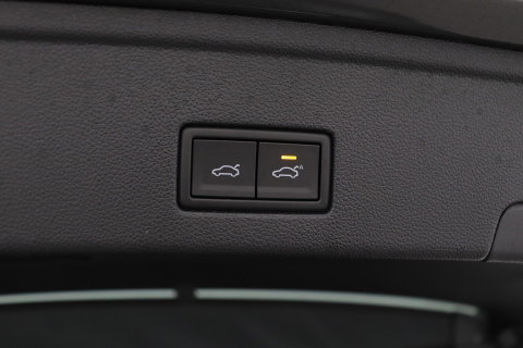 Volkswagen Touareg 3.0 TSi eHybrid 4MOTION R | FINAL EDITION | Luchtvering | Trekhaak | Panoramdak | Dynaudio | 360° Camera