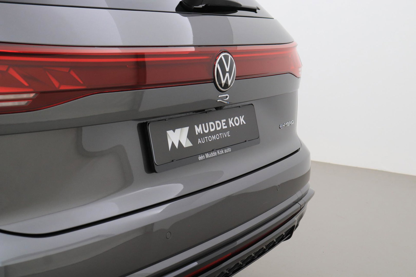 Volkswagen Touareg 3.0 TSi eHybrid 4MOTION R | FINAL EDITION | Luchtvering | Trekhaak | Panoramdak | Dynaudio | 360° Camera