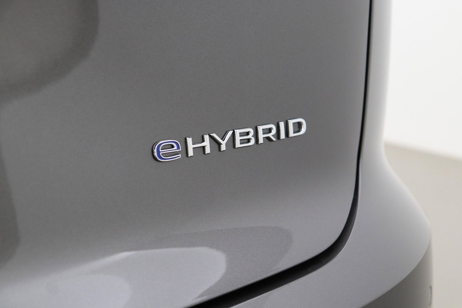 Volkswagen Touareg 3.0 TSi eHybrid 4MOTION R | FINAL EDITION | Luchtvering | Trekhaak | Panoramdak | Dynaudio | 360° Camera