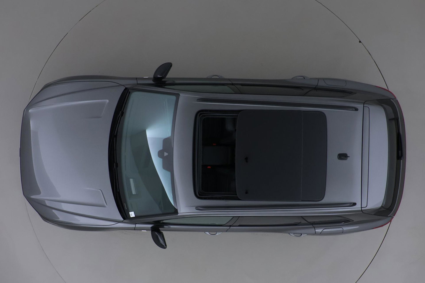 Volkswagen Touareg 3.0 TSi eHybrid 4MOTION R | FINAL EDITION | Luchtvering | Trekhaak | Panoramdak | Dynaudio | 360° Camera
