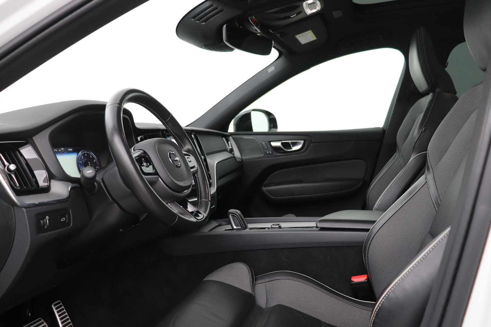 Volvo XC60 B5 R-Design | Panoramadak | ACC | 360° Camera | Head-Up | Harman/Kardon | 20 Inch