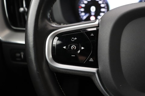 Volvo XC60 B5 R-Design | Panoramadak | ACC | 360° Camera | Head-Up | Harman/Kardon | 20 Inch