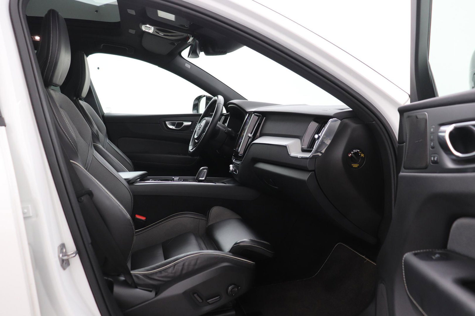 Volvo XC60 B5 R-Design | Panoramadak | ACC | 360° Camera | Head-Up | Harman/Kardon | 20 Inch