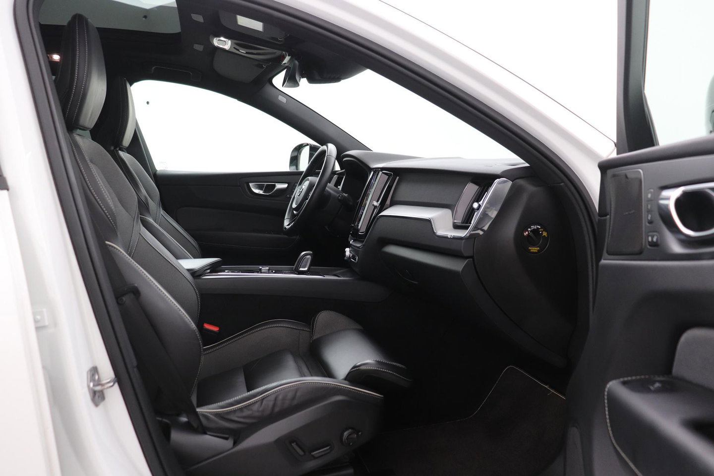 Volvo XC60 B5 R-Design | Panoramadak | ACC | 360° Camera | Head-Up | Harman/Kardon | 20 Inch