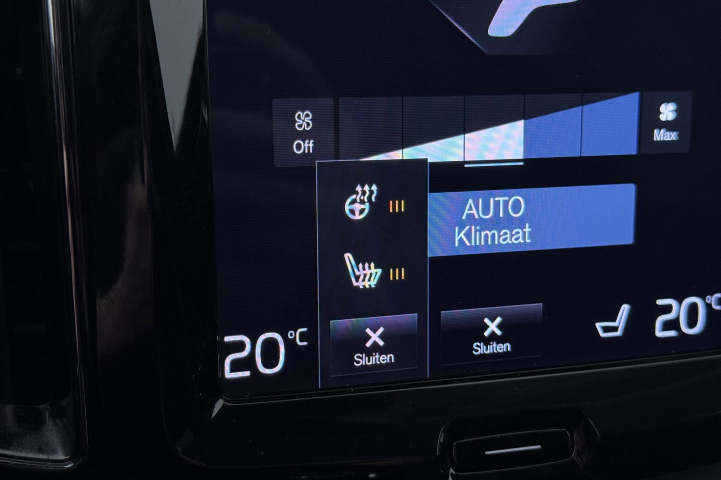 Volvo XC60 2.0 D4 Momentum | ACC | Trekhaak | Camera | Stoel+Stuurverwarming | Getint Glas | Apple Carplay
