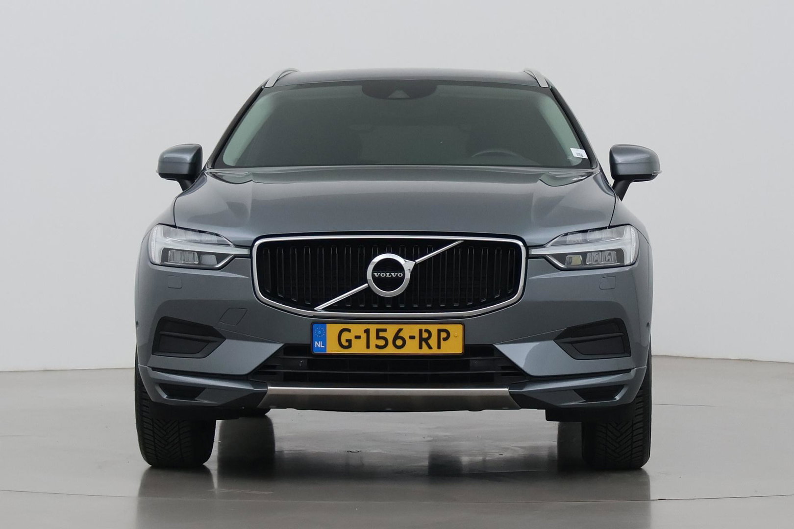 Volvo XC60 2.0 D4 Momentum | ACC | Trekhaak | Camera | Stoel+Stuurverwarming | Getint Glas | Apple Carplay