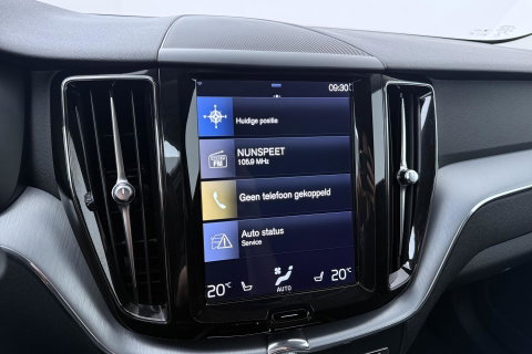 Volvo XC60 2.0 D4 Momentum | ACC | Trekhaak | Camera | Stoel+Stuurverwarming | Getint Glas | Apple Carplay