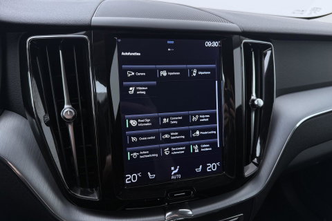 Volvo XC60 2.0 D4 Momentum | ACC | Trekhaak | Camera | Stoel+Stuurverwarming | Getint Glas | Apple Carplay