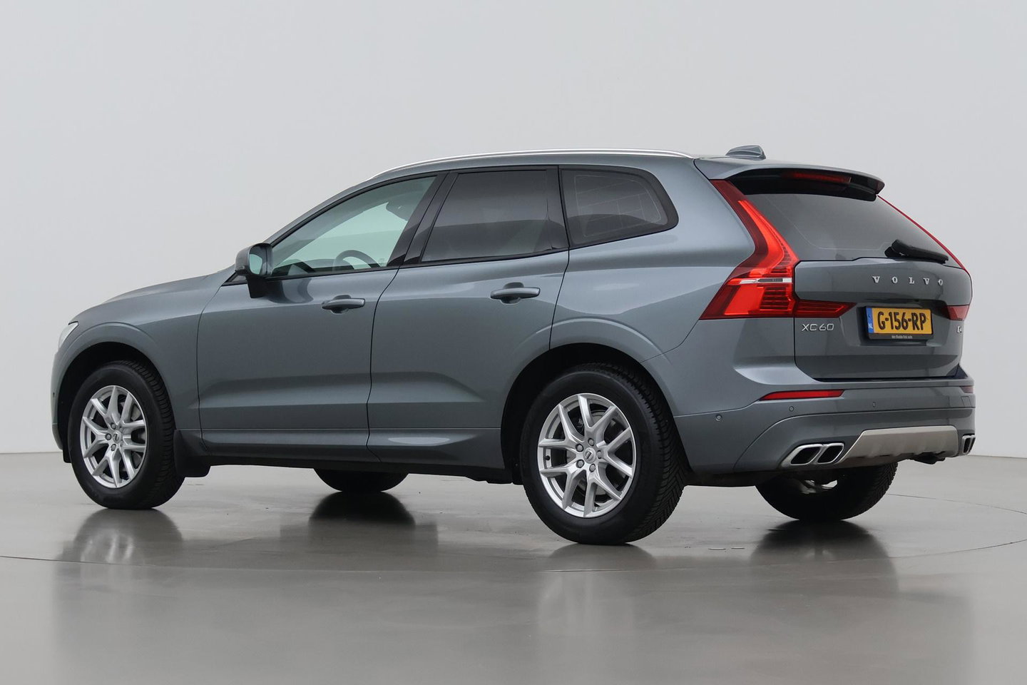 Volvo XC60 2.0 D4 Momentum | ACC | Trekhaak | Camera | Stoel+Stuurverwarming | Getint Glas | Apple Carplay
