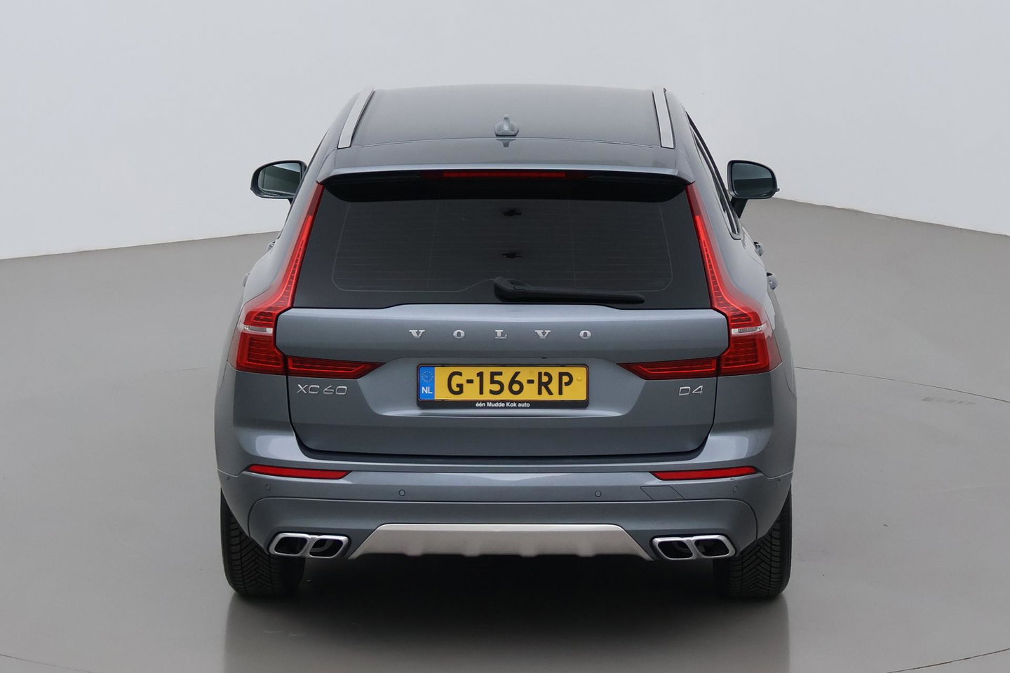 Volvo XC60 2.0 D4 Momentum | ACC | Trekhaak | Camera | Stoel+Stuurverwarming | Getint Glas | Apple Carplay