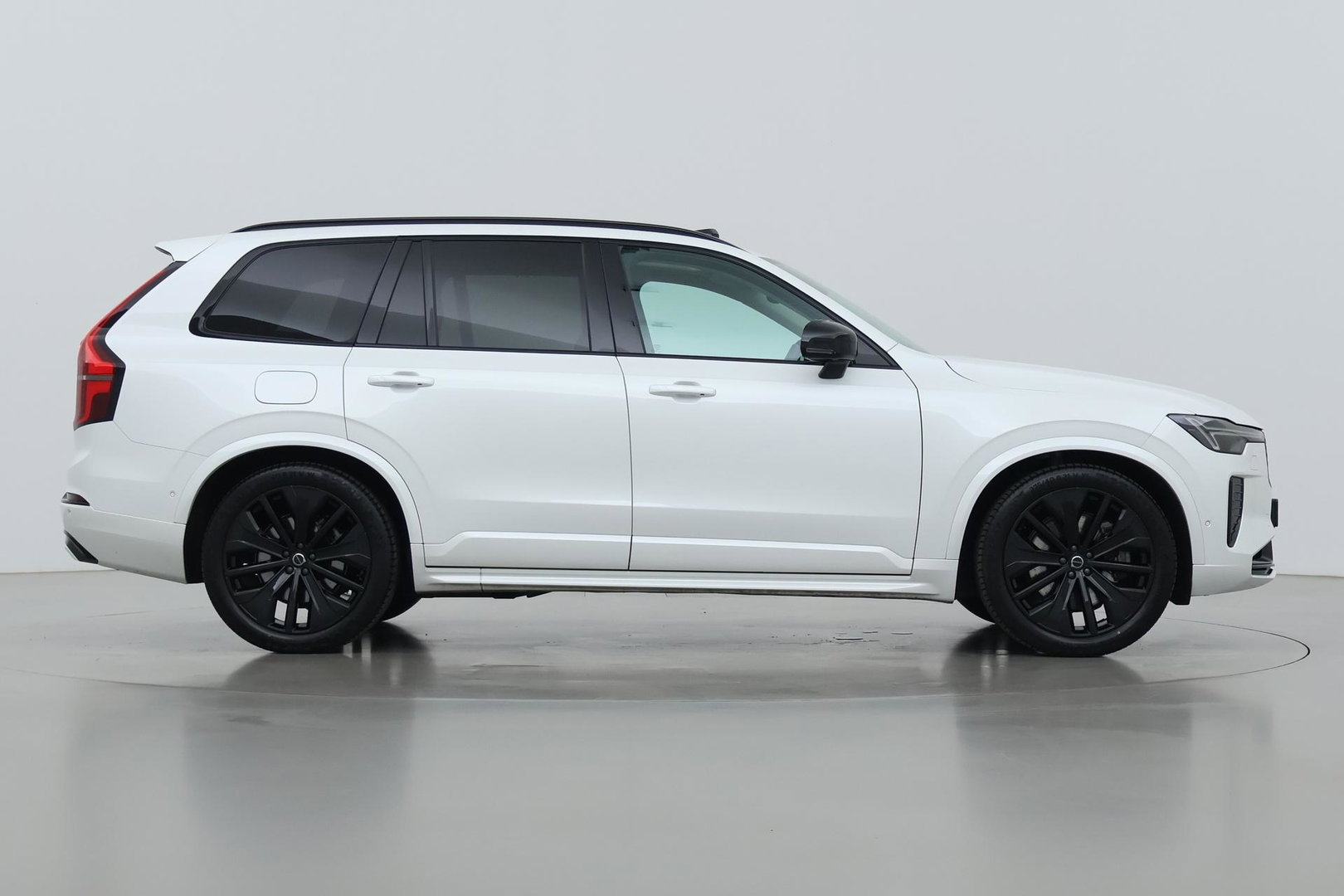 Volvo XC90 2.0 T8 Plug-in hybrid AWD Ultra Dark | FACELIFT | ACC | Stoelventilatie | Luchtvering | Trekhaak | 360° Camera