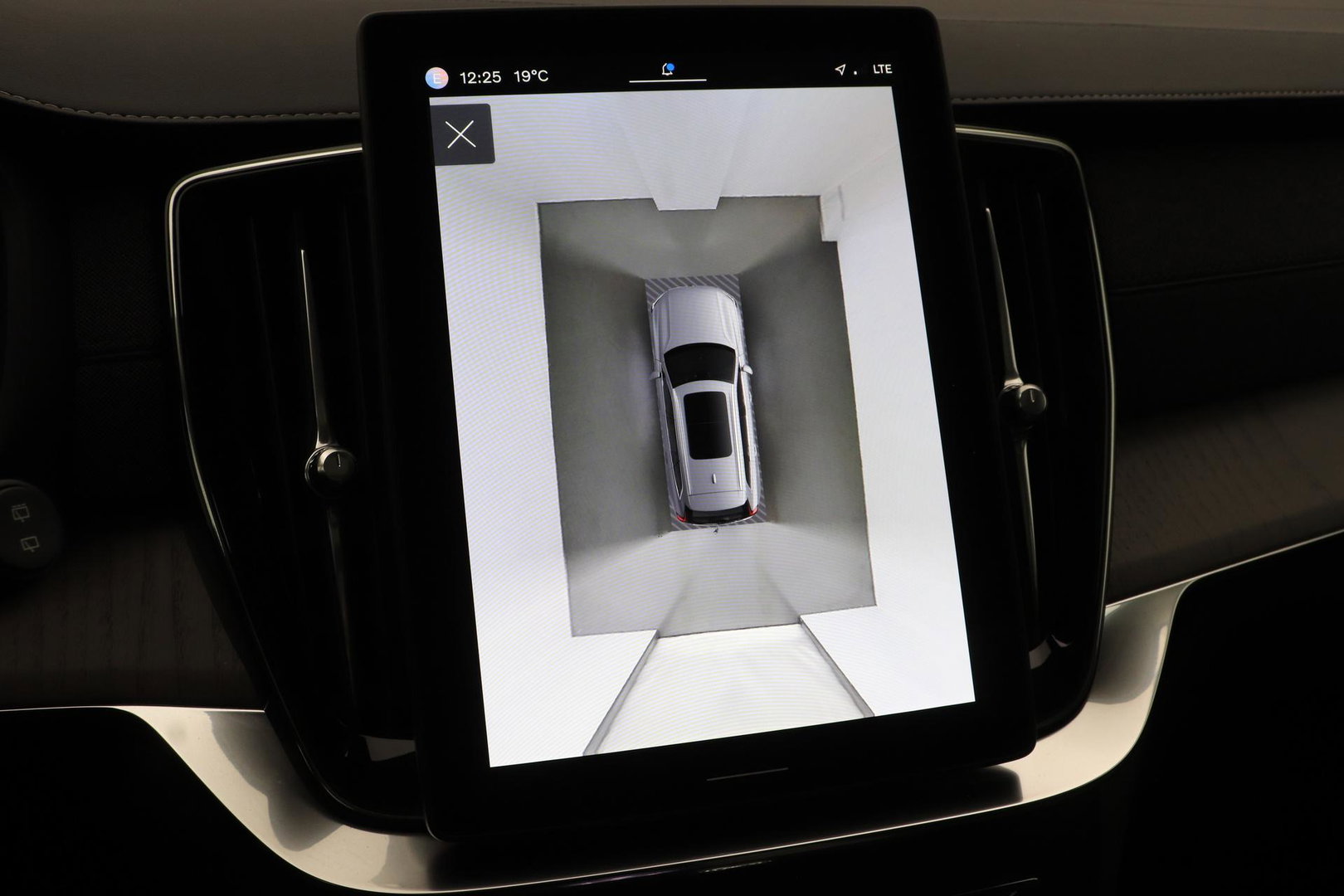 Volvo XC90 2.0 T8 Plug-in hybrid AWD Ultra Dark | FACELIFT | ACC | Stoelventilatie | Luchtvering | Trekhaak | 360° Camera