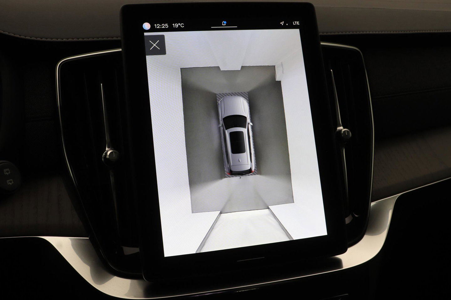 Volvo XC90 2.0 T8 Plug-in hybrid AWD Ultra Dark | FACELIFT | ACC | Stoelventilatie | Luchtvering | Trekhaak | 360° Camera