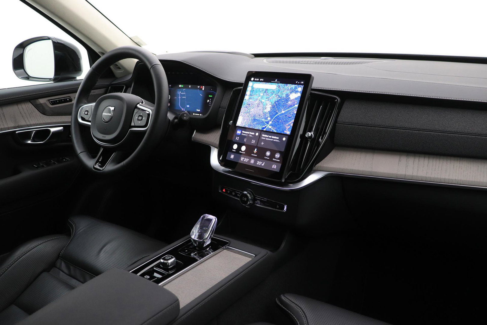 Volvo XC90 2.0 T8 Plug-in hybrid AWD Ultra Dark | FACELIFT | ACC | Stoelventilatie | Luchtvering | Trekhaak | 360° Camera