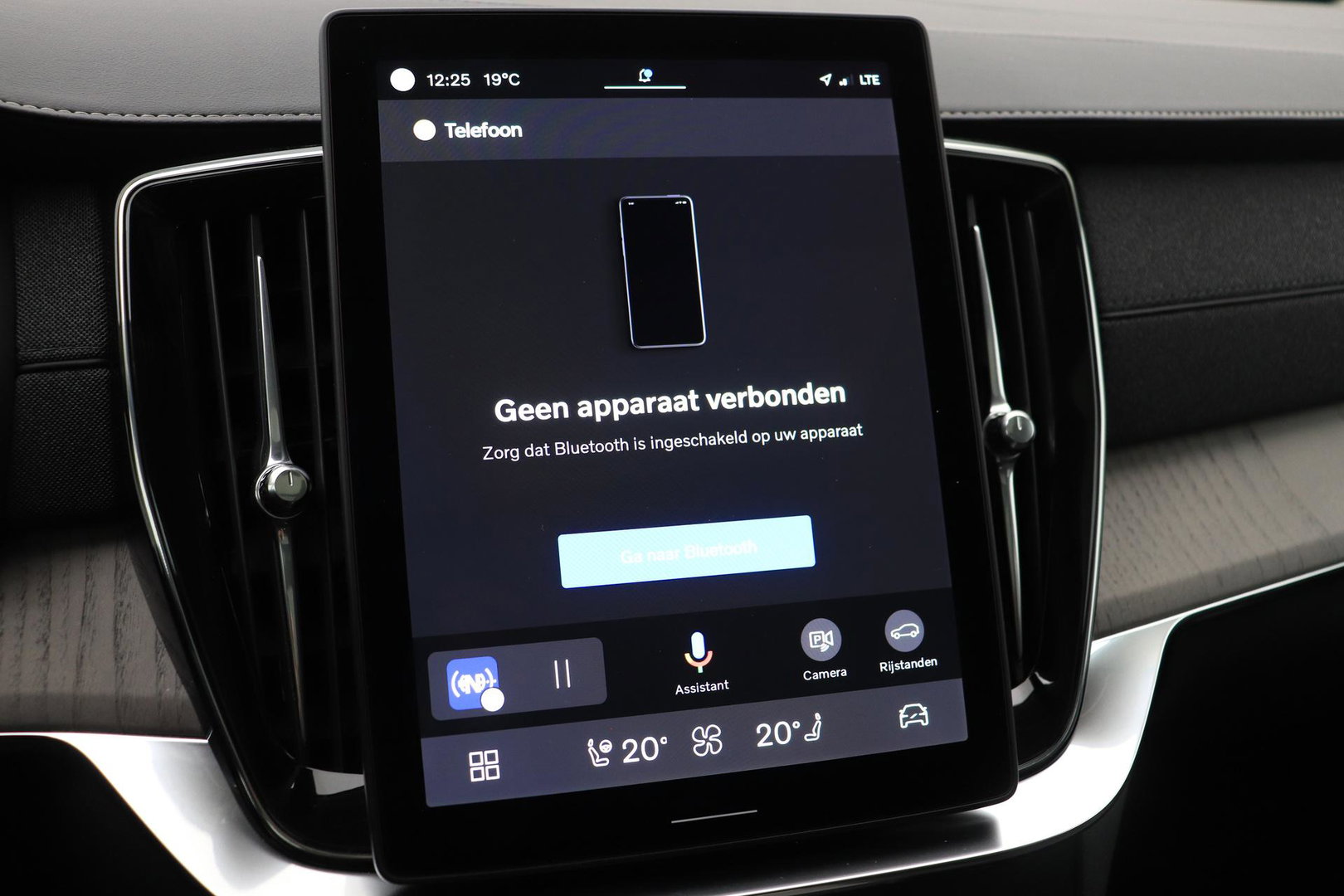 Volvo XC90 2.0 T8 Plug-in hybrid AWD Ultra Dark | FACELIFT | ACC | Stoelventilatie | Luchtvering | Trekhaak | 360° Camera