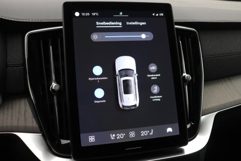 Volvo XC90 2.0 T8 Plug-in hybrid AWD Ultra Dark | FACELIFT | ACC | Stoelventilatie | Luchtvering | Trekhaak | 360° Camera
