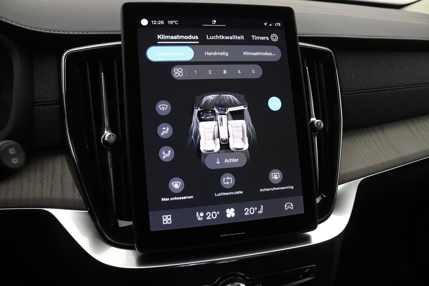 Volvo XC90 2.0 T8 Plug-in hybrid AWD Ultra Dark | FACELIFT | ACC | Stoelventilatie | Luchtvering | Trekhaak | 360° Camera