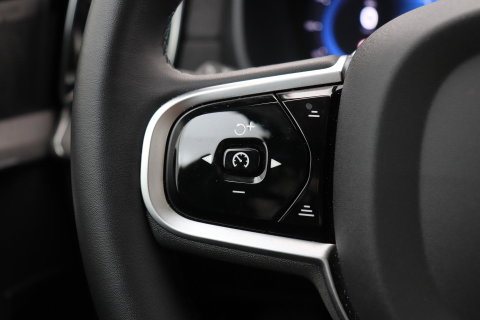 Volvo XC90 2.0 T8 Plug-in hybrid AWD Ultra Dark | FACELIFT | ACC | Stoelventilatie | Luchtvering | Trekhaak | 360° Camera
