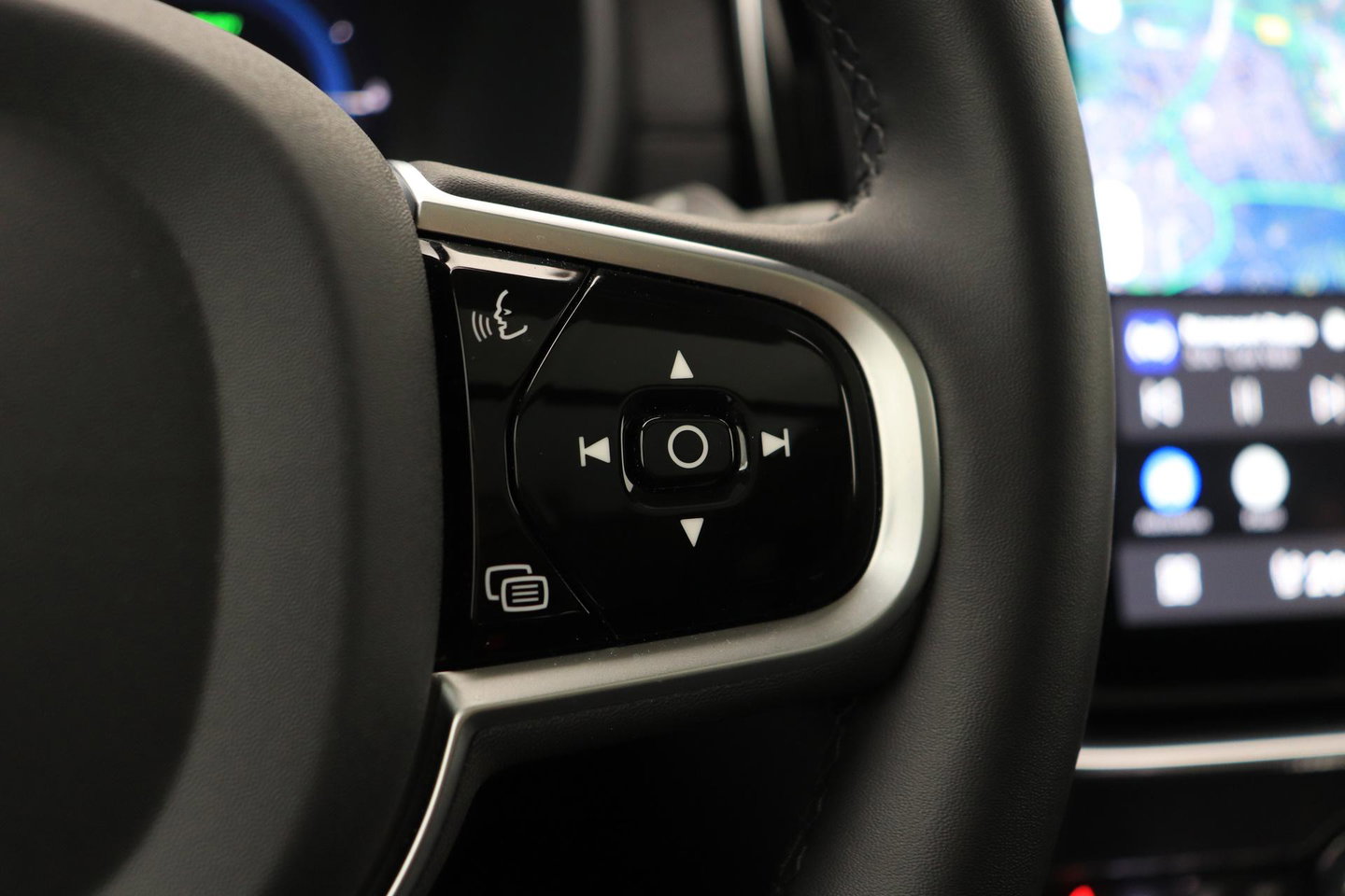 Volvo XC90 2.0 T8 Plug-in hybrid AWD Ultra Dark | FACELIFT | ACC | Stoelventilatie | Luchtvering | Trekhaak | 360° Camera
