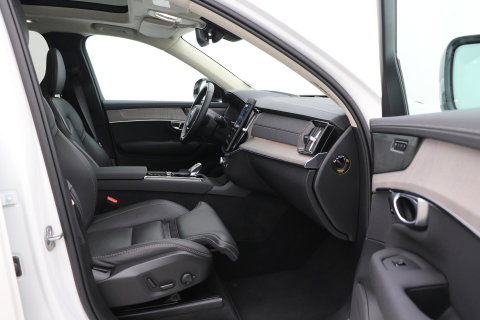 Volvo XC90 2.0 T8 Plug-in hybrid AWD Ultra Dark | FACELIFT | ACC | Stoelventilatie | Luchtvering | Trekhaak | 360° Camera