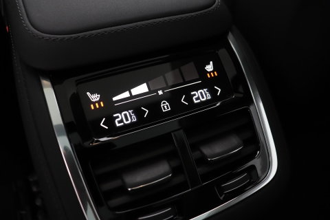 Volvo XC90 2.0 T8 Plug-in hybrid AWD Ultra Dark | FACELIFT | ACC | Stoelventilatie | Luchtvering | Trekhaak | 360° Camera